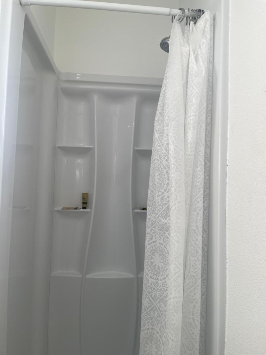 Townhouse Motel - image 6