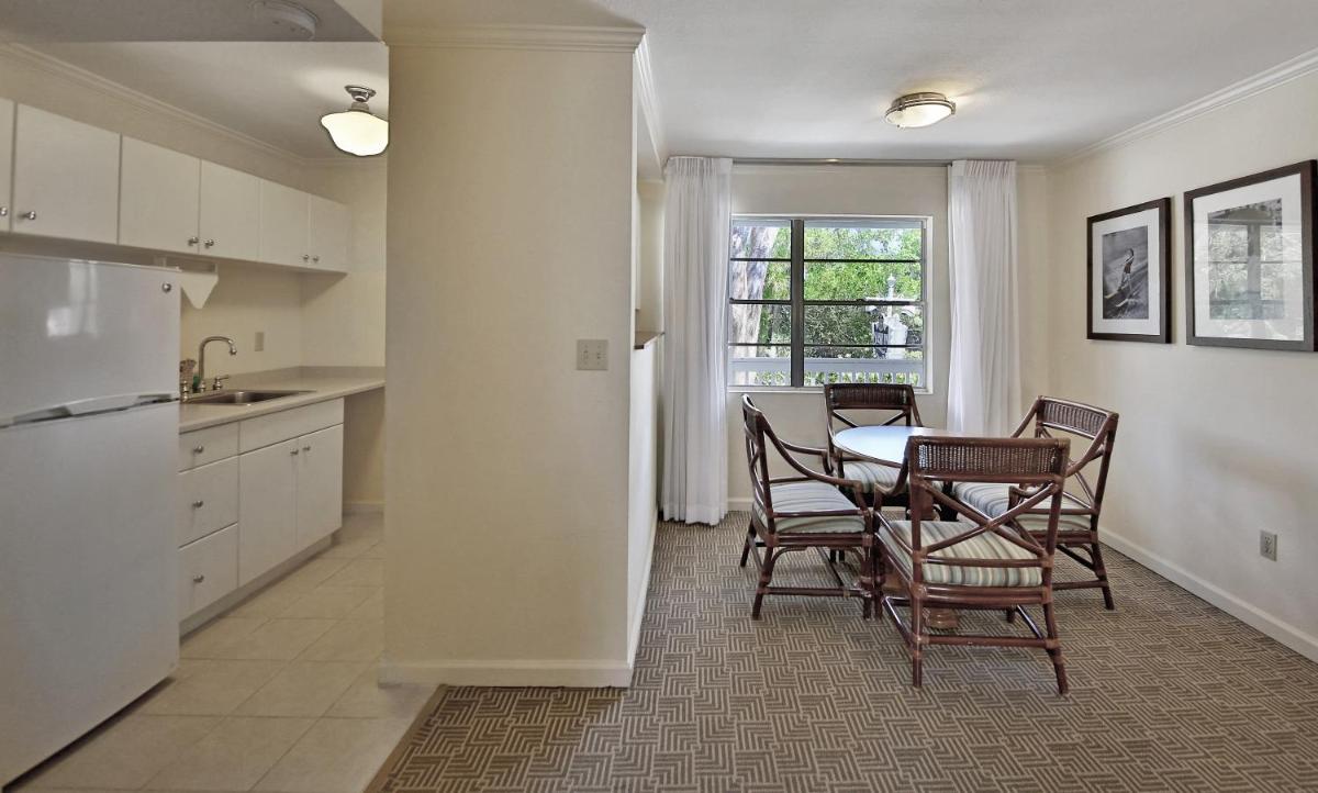 Seaside Inn - image 6