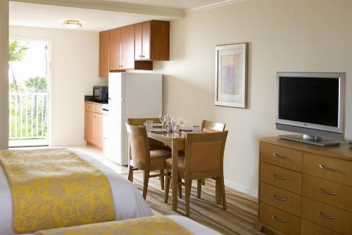 Sunset Beach Inn - image 7