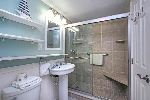 Colony Inn - image 6