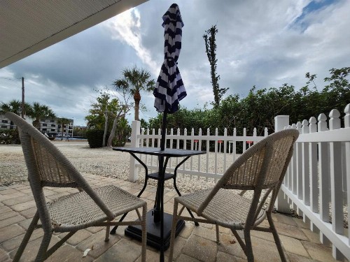 Sunshine Island Inn - image 10