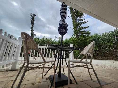 Sunshine Island Inn - image 12