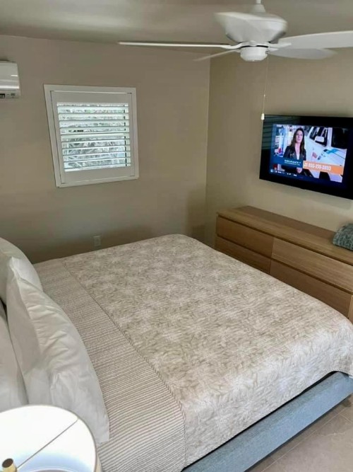 Sunshine Island Inn - image 20