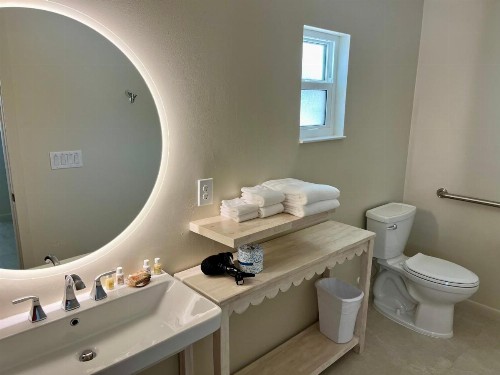 Sunshine Island Inn - image 25