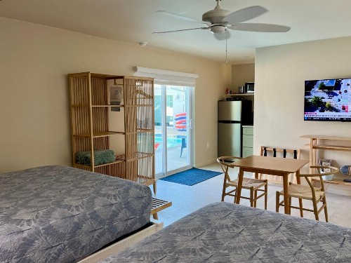Sunshine Island Inn - image 35