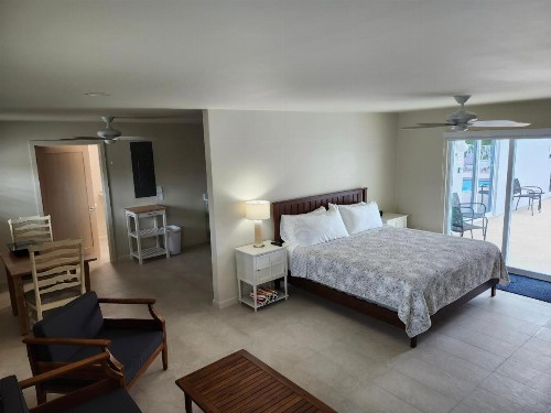 Sunshine Island Inn - image 6