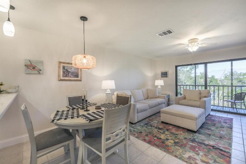 LAKE PALMS 1 - image 7