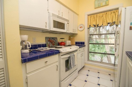 Castaway Cottage ( Sanibel Shores on Cardium Street) - image 13