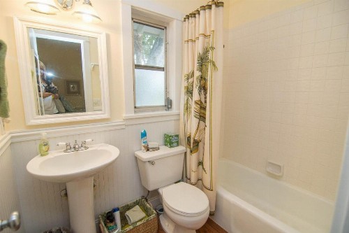Castaway Cottage ( Sanibel Shores on Cardium Street) - image 19