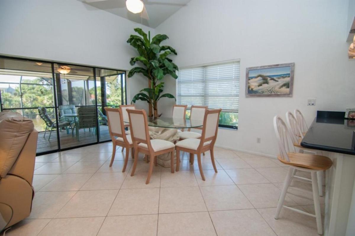 Dolphin Home (East Rocks) - image 3