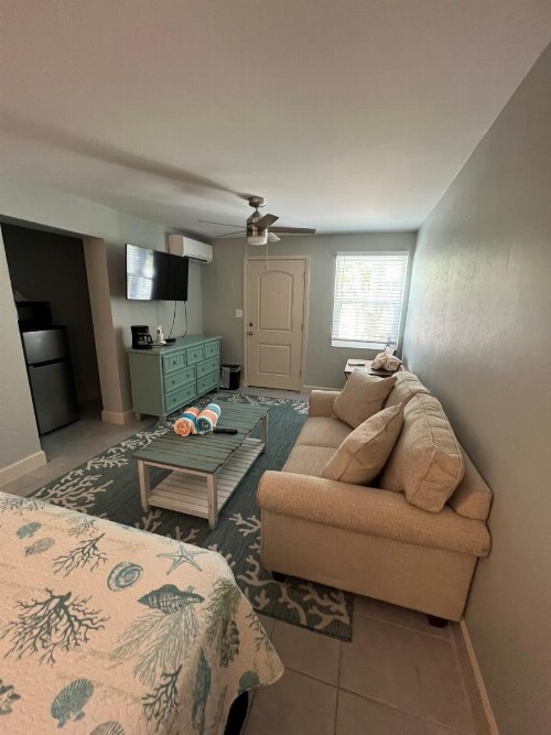 Tarpon Tale Inn - image 13