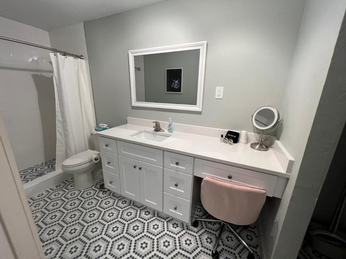 Tarpon Tale Inn - image 2