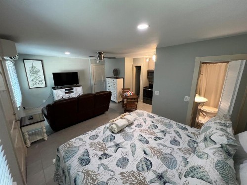 Tarpon Tale Inn - image 22