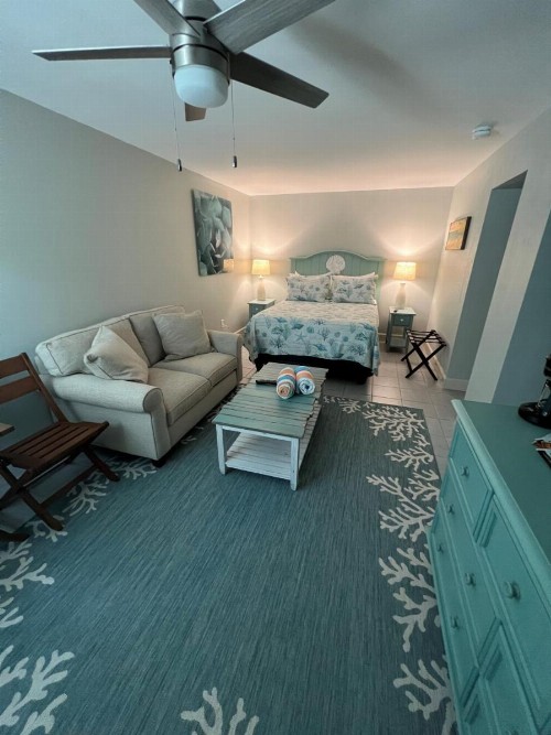 Tarpon Tale Inn - image 32