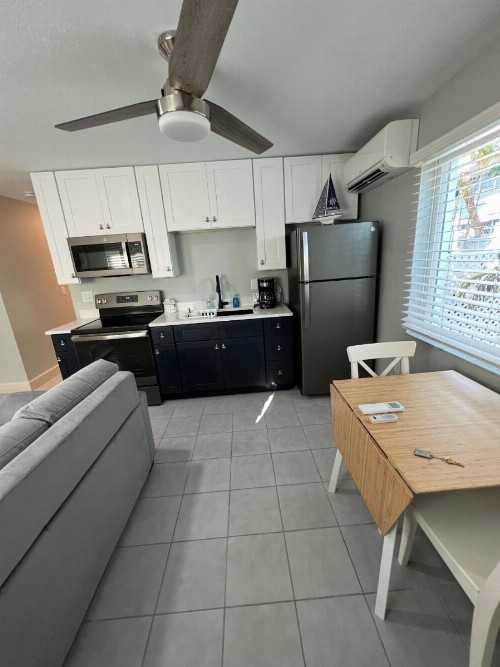 Tarpon Tale Inn - image 35