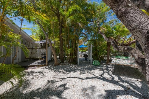 Tarpon Tale Inn - image 44