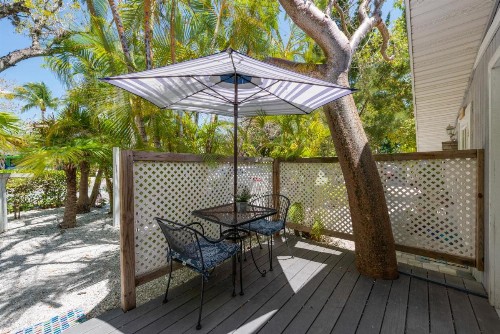 Tarpon Tale Inn - image 6
