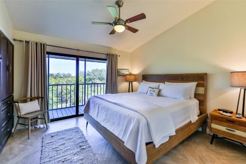 LAKE PALMS 7 - image 25