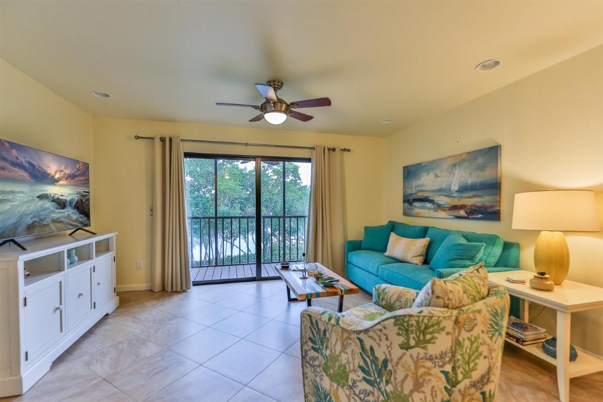 LAKE PALMS 7 - image 7