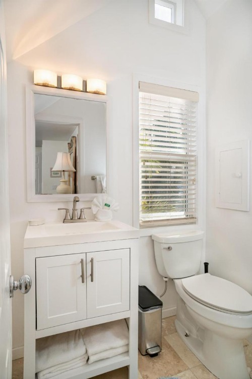 Holly House - image 10