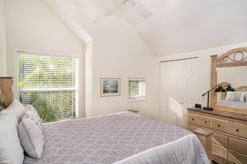 Holly House - image 7