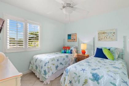 Gorgeous Oceanfront Residence in Exclusive Sanibel Surfside - image 13