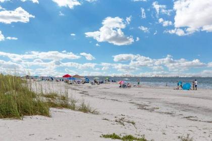 Gorgeous Oceanfront Residence in Exclusive Sanibel Surfside - image 14