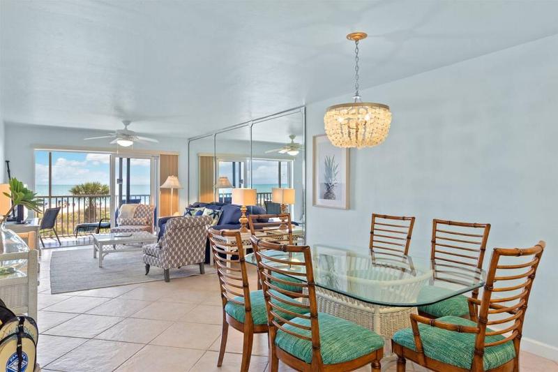 Gorgeous Oceanfront Residence in Exclusive Sanibel Surfside - image 6