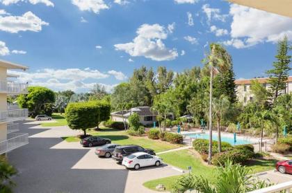 Spectacular Gulf Front Residence in Exclusive Sanibel Surfside - image 14