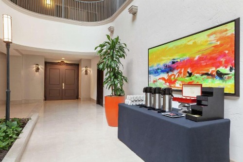 Embassy Suites by Hilton Santa Ana Orange County Airport - image 14