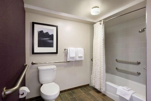 Embassy Suites by Hilton Santa Ana Orange County Airport - image 27