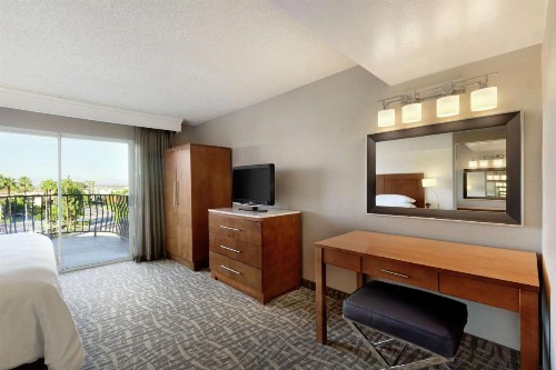 Embassy Suites by Hilton Santa Ana Orange County Airport - image 28