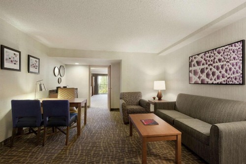 Embassy Suites by Hilton Santa Ana Orange County Airport - image 30