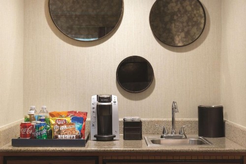 Embassy Suites by Hilton Santa Ana Orange County Airport - image 47