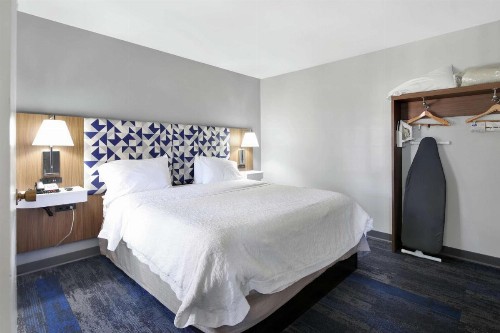 Hampton Inn & Suites Santa Ana/Orange County Airport - image 19