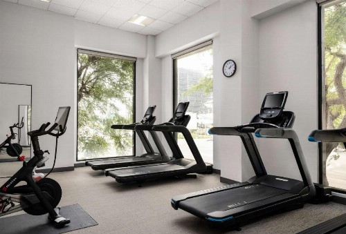 DoubleTree by Hilton Santa Ana - Orange County Airport - image 2