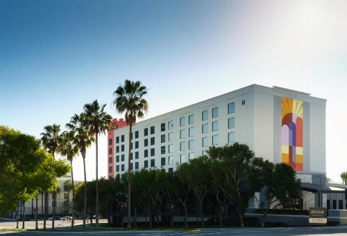 DoubleTree by Hilton Santa Ana - Orange County Airport - image 35