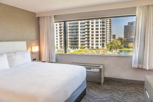 DoubleTree by Hilton Orange County Airport - image 19