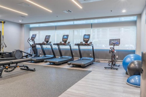 DoubleTree by Hilton Orange County Airport - image 36