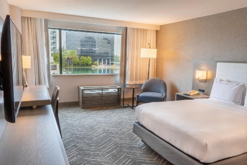 DoubleTree by Hilton Orange County Airport - image 40