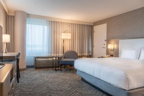 DoubleTree by Hilton Orange County Airport - image 42