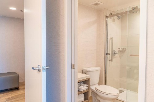 DoubleTree by Hilton Orange County Airport - image 44