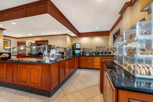 Best Western Plus Orange County Airport North - image 11