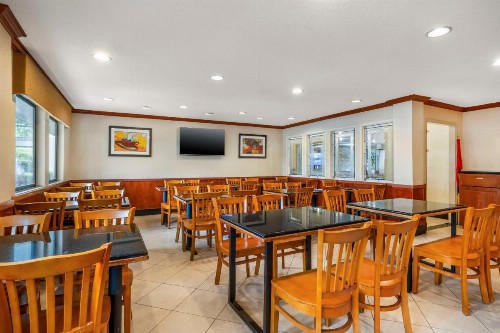 Best Western Plus Orange County Airport North - image 12