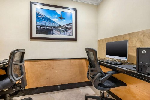 Best Western Plus Orange County Airport North - image 13