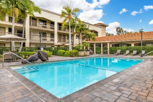 Best Western Plus Orange County Airport North - image 3