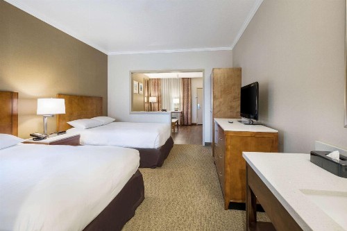 Country Inn & Suites by Radisson John Wayne Airport CA - image 11