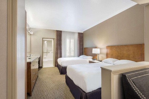 Country Inn & Suites by Radisson John Wayne Airport CA - image 12