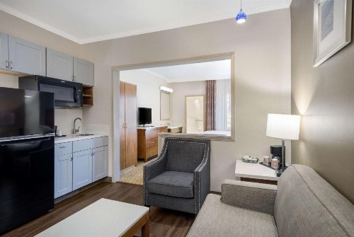 Country Inn & Suites by Radisson John Wayne Airport CA - image 13