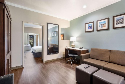 Country Inn & Suites by Radisson John Wayne Airport CA - image 19